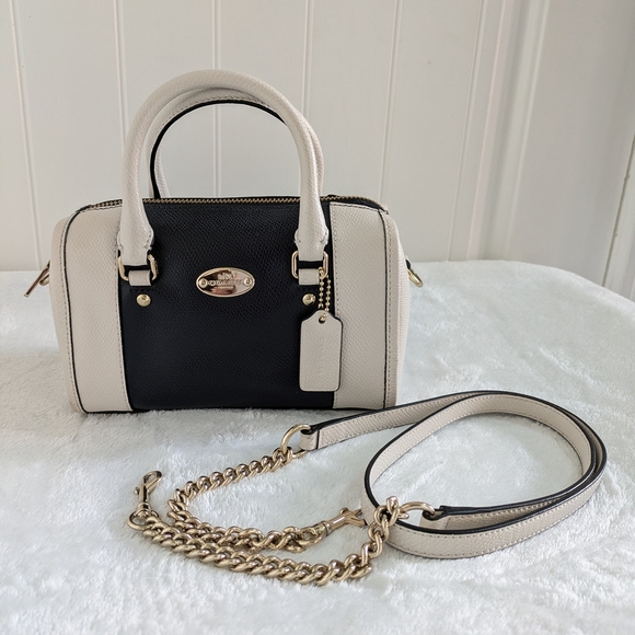 Elegant Black and Cream Handbag - Picture 1 of 11